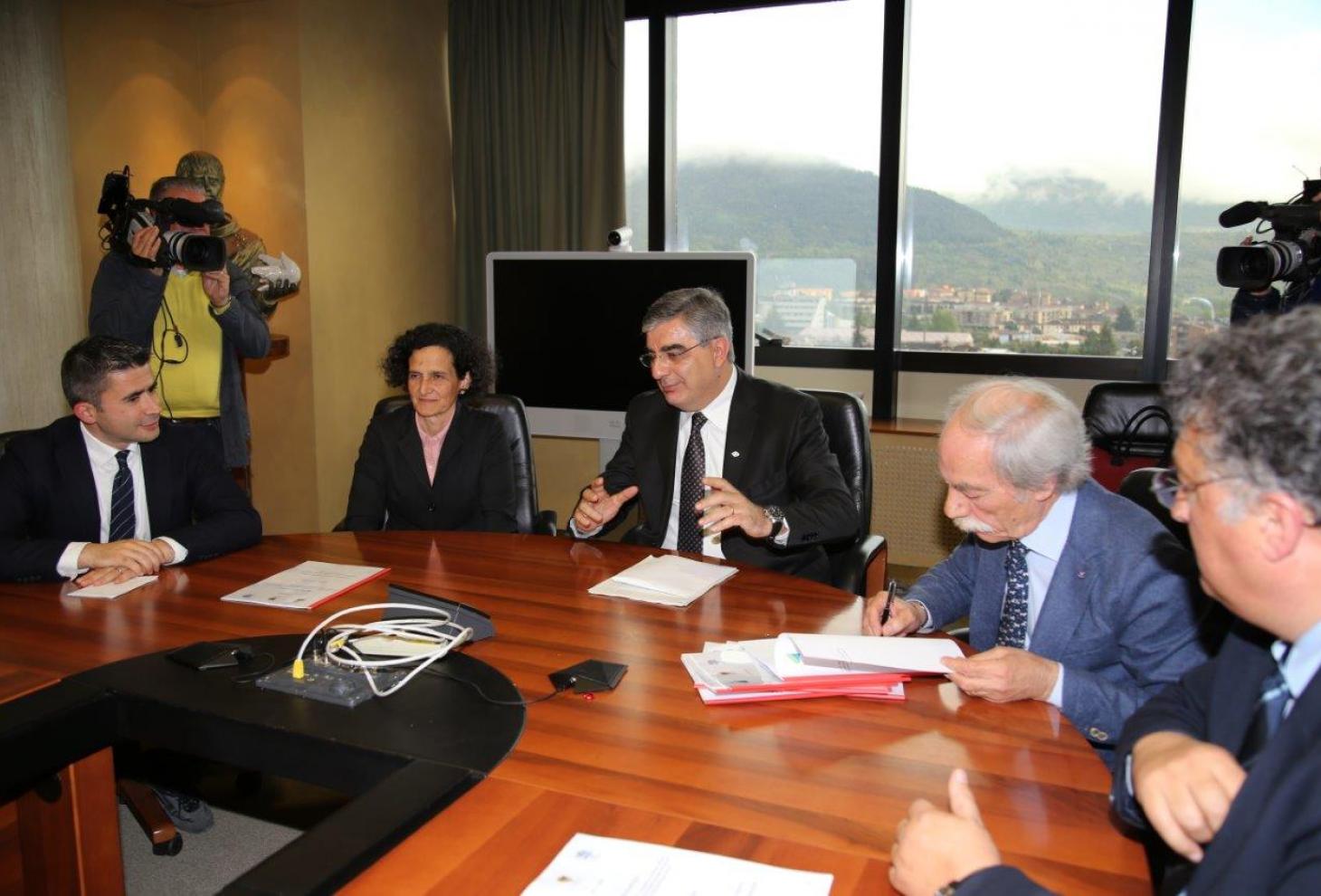 foto dell'incontro per la firma del protocollo