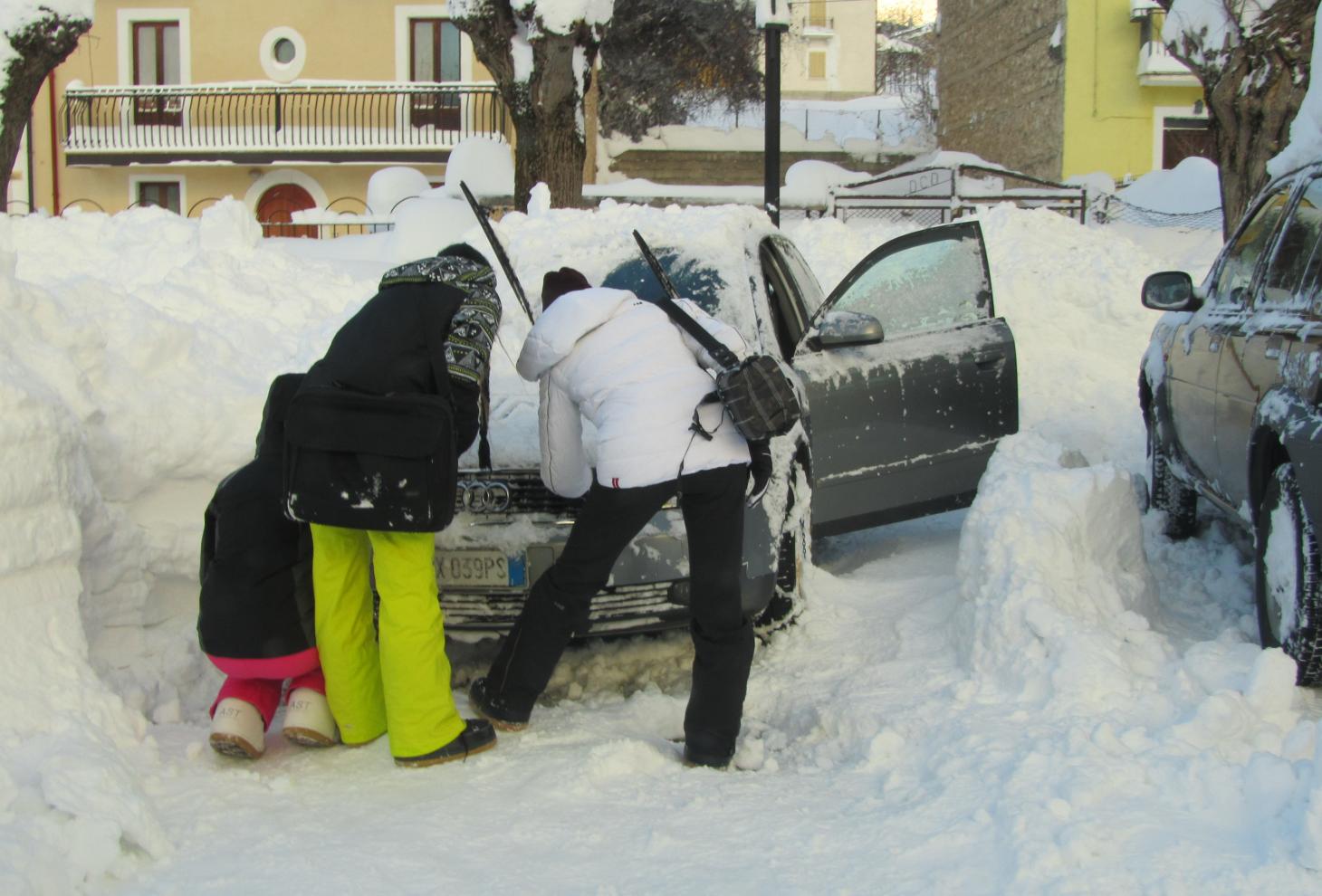 Danni alleautomobili per troppa neve