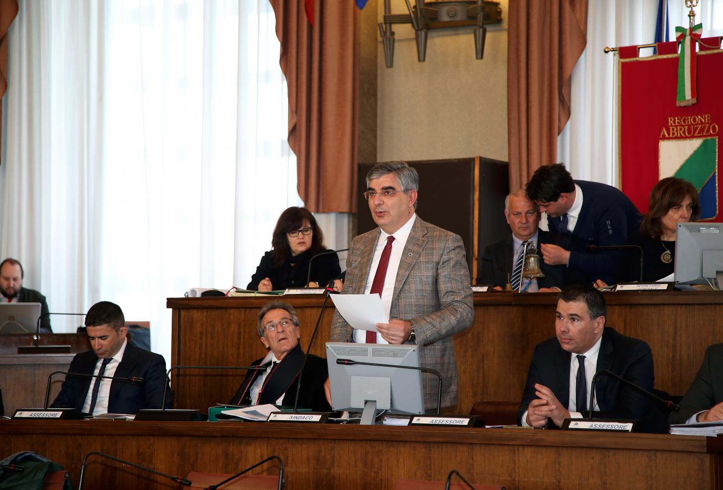 Il presidente D'Alfonso risponde in Consiglio