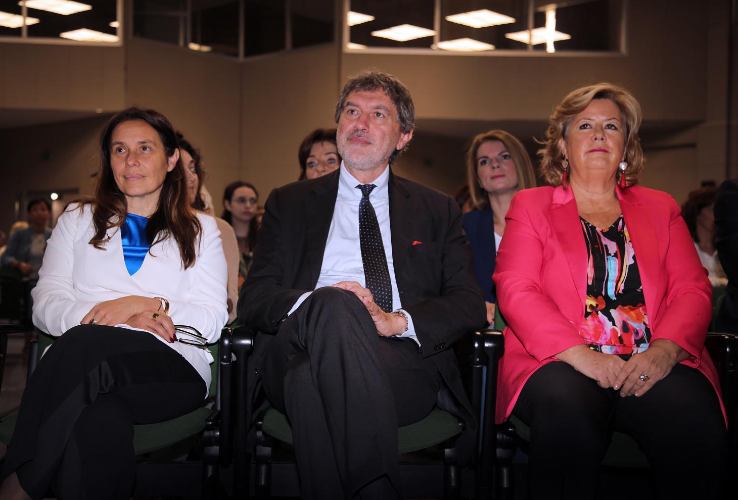 Nella foto a sinistra il ministro Alessandra locatelli, al centro marco Marsilio e a destra Nicoletta Verì 