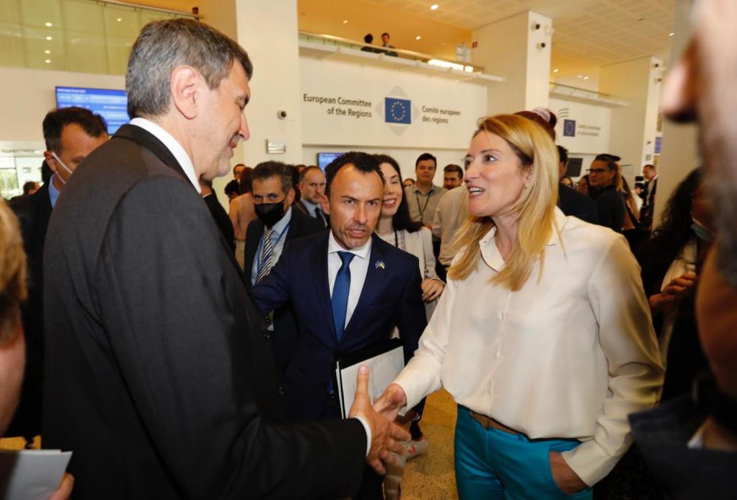 Marsilio incontra a Bruxelles il Presidente del Parlamento Europeo Roberta Metsola 