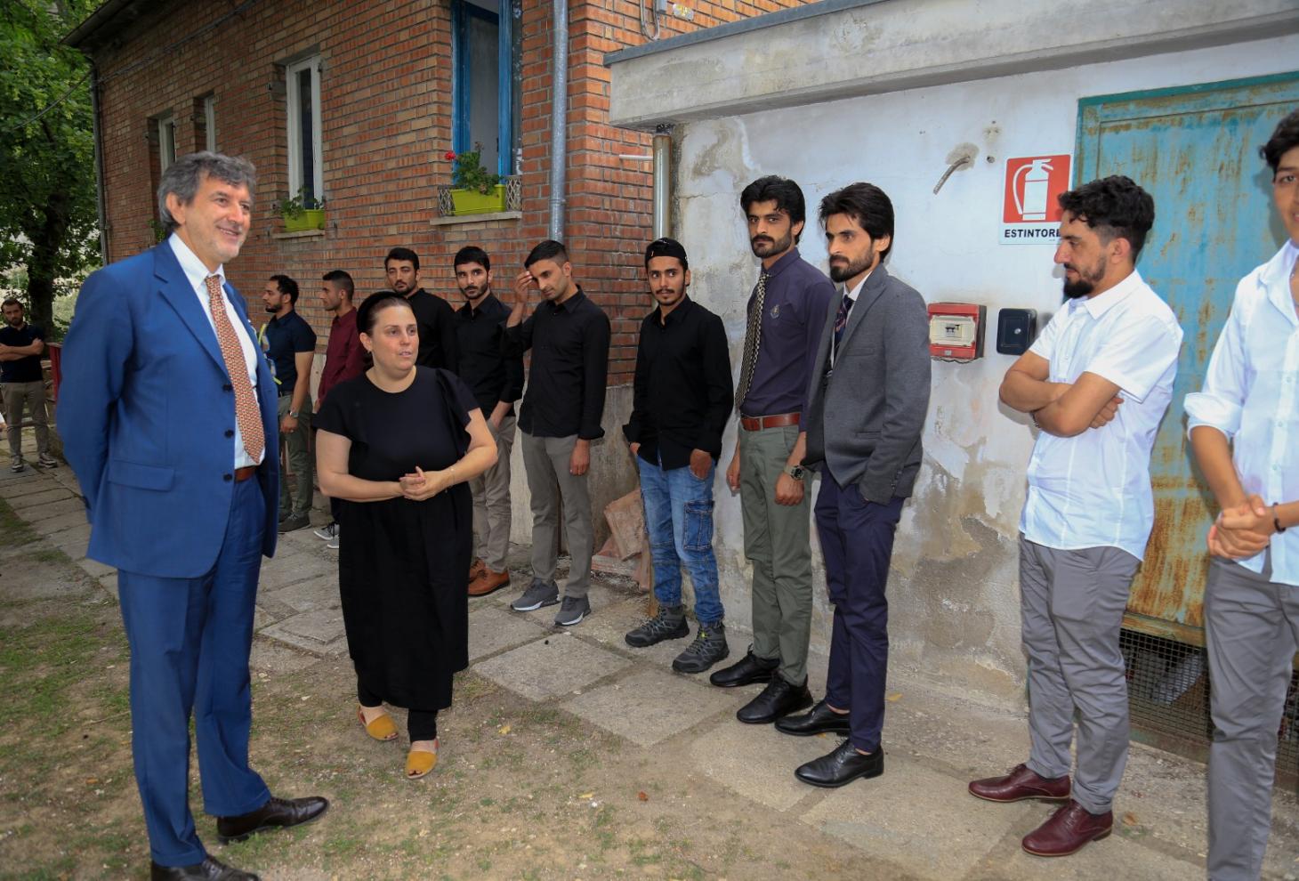 Marco Marsilio, Simona Fernandez e gli studenti afghani